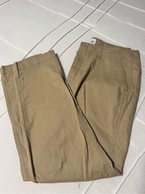 GAP Women's Khaki Chinos in Light Tan